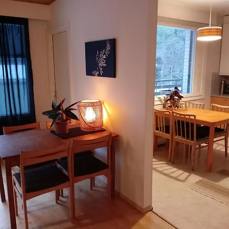 Huoneita Puusaunalla *